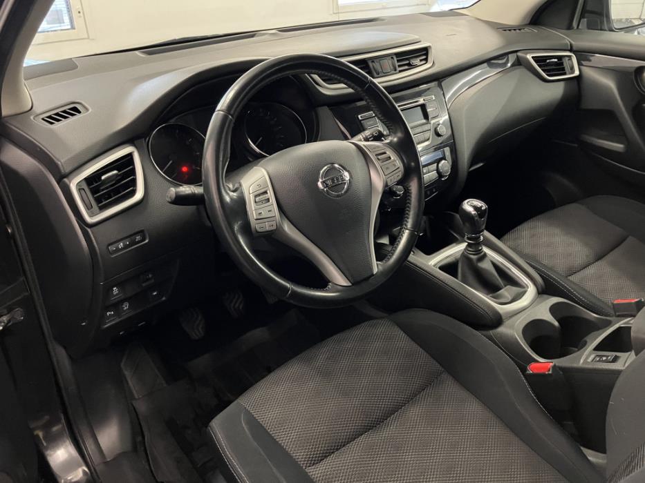 NISSAN Qashqai 2015