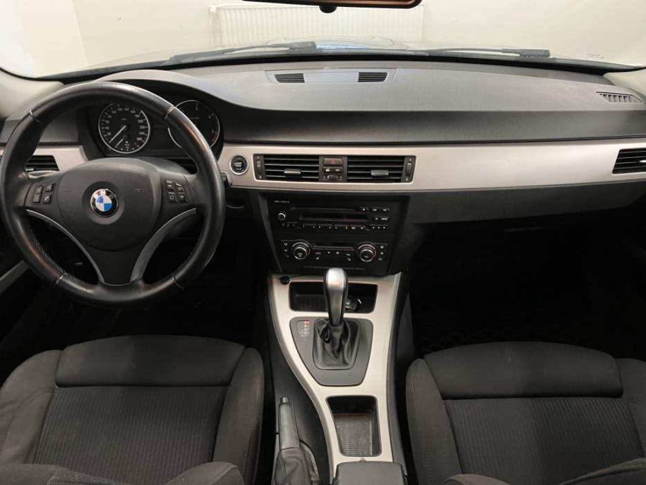 BMW 320 2011