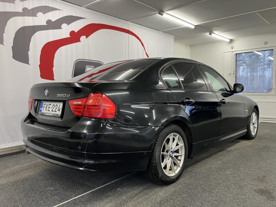 BMW 320 2011