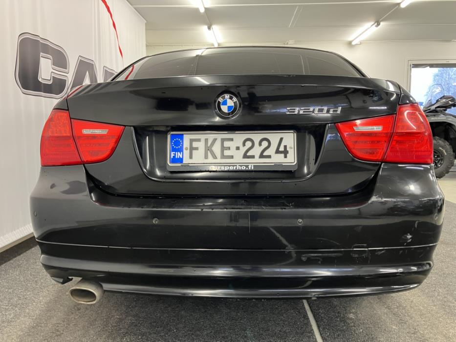 BMW 320 2011