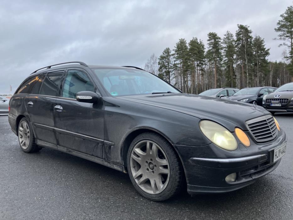MERCEDES-BENZ E 2003