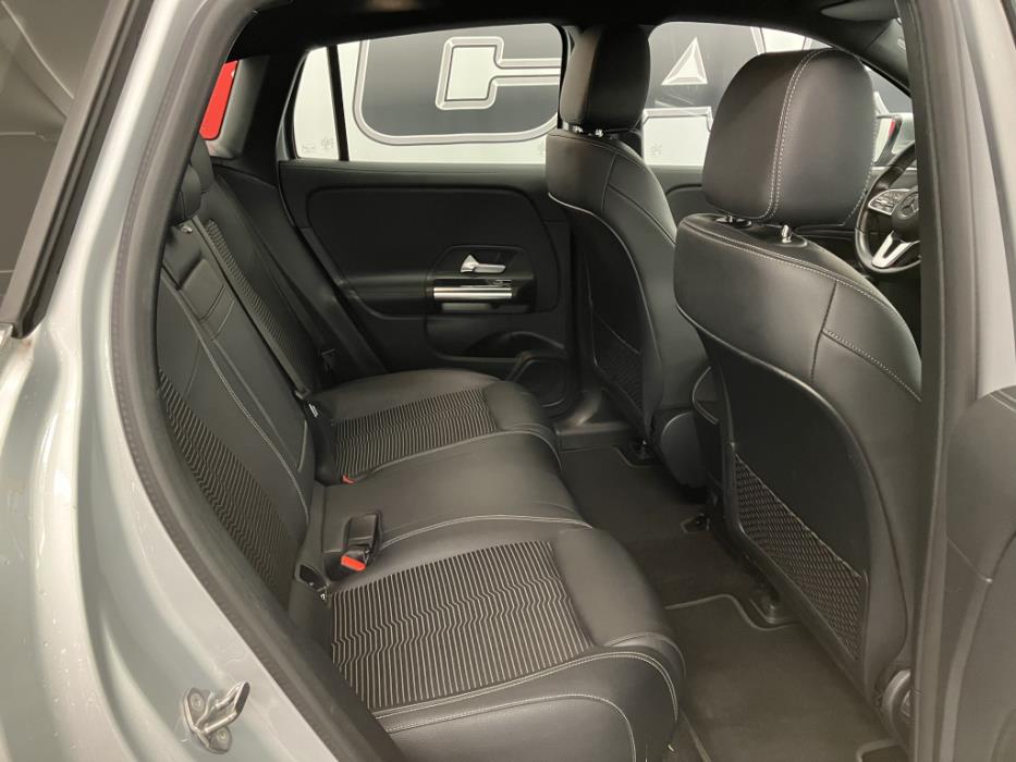 MERCEDES-BENZ EQA 250 2022