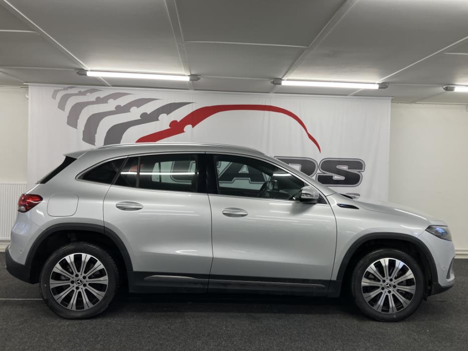 MERCEDES-BENZ EQA 250 2022