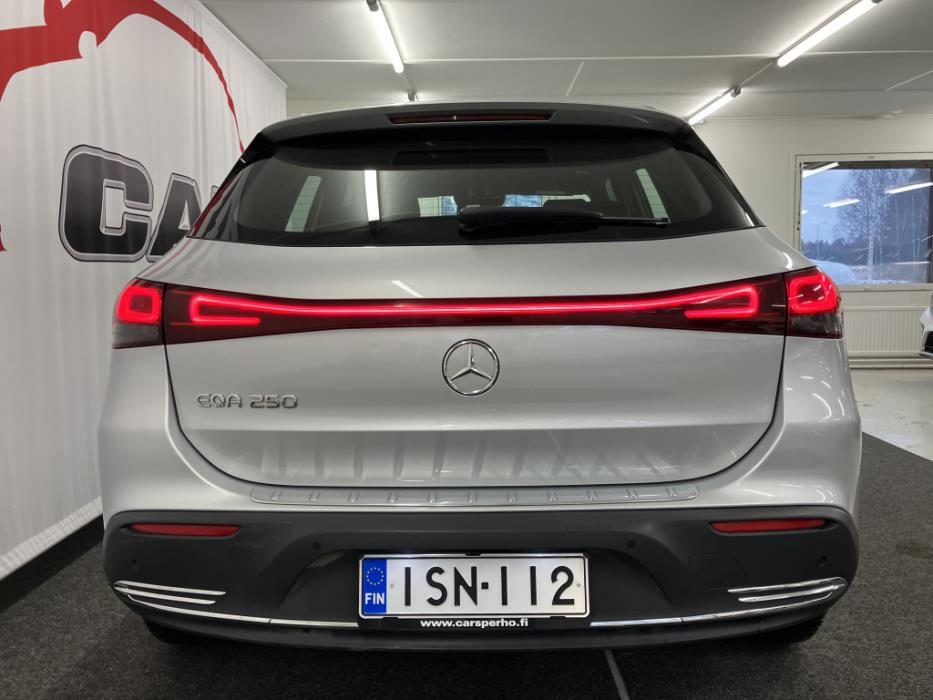 MERCEDES-BENZ EQA 250 2022