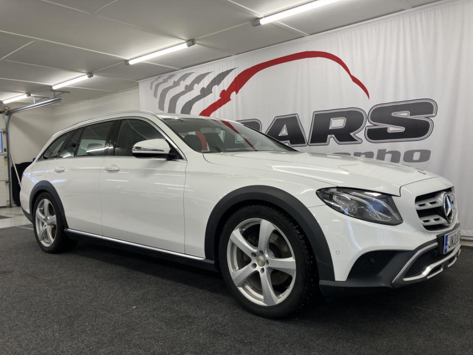 MERCEDES-BENZ E 2017