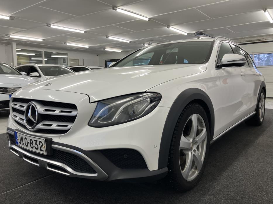 MERCEDES-BENZ E 2017