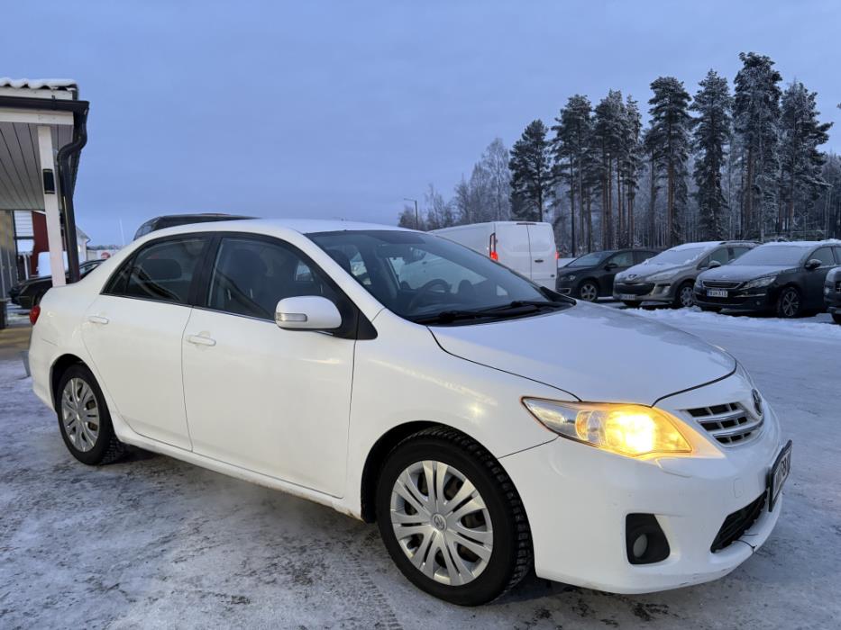 TOYOTA Corolla 2012