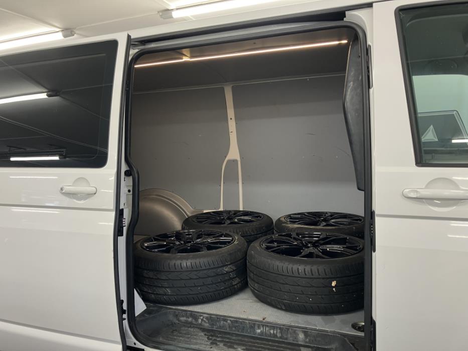 VOLKSWAGEN Transporter 2018