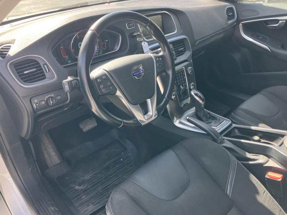 VOLVO V40 2014