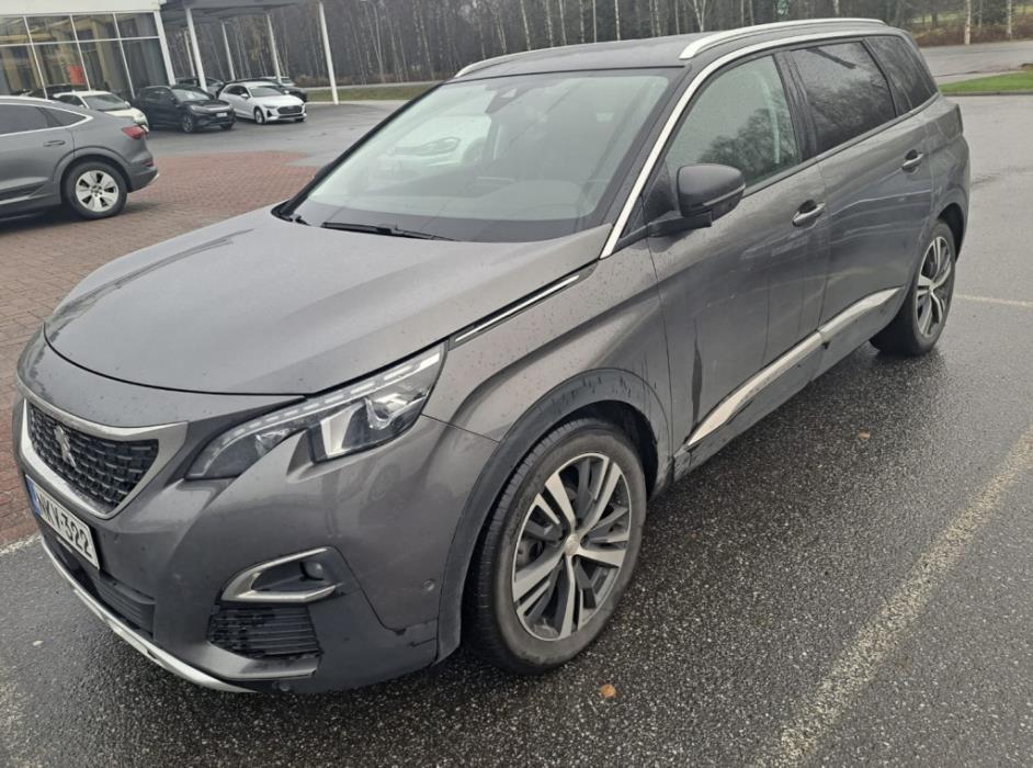 PEUGEOT 5008 2017