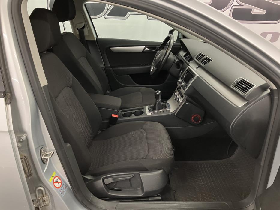 VOLKSWAGEN PASSAT 2014