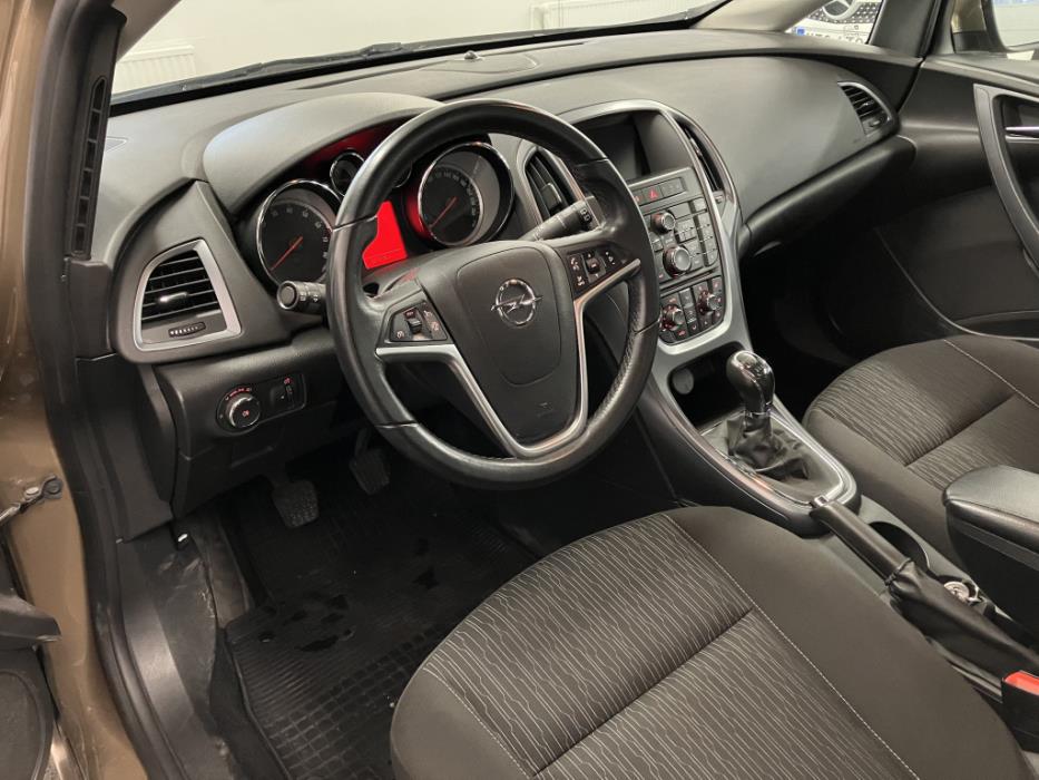 OPEL Astra 2014