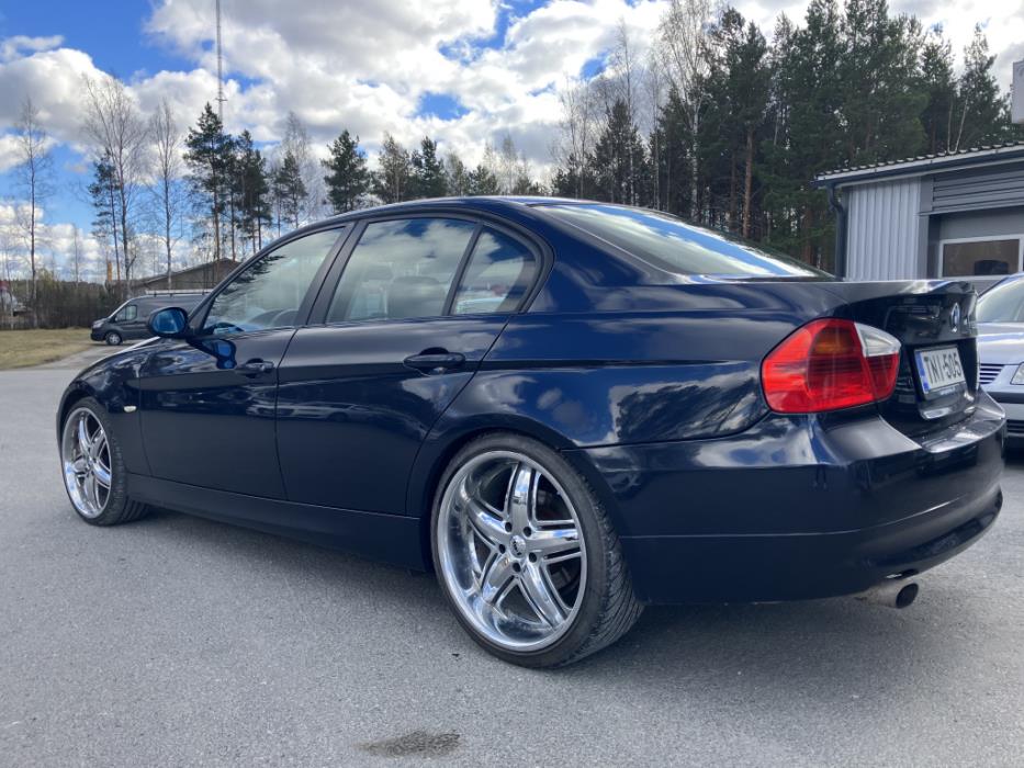 BMW 320i 2005