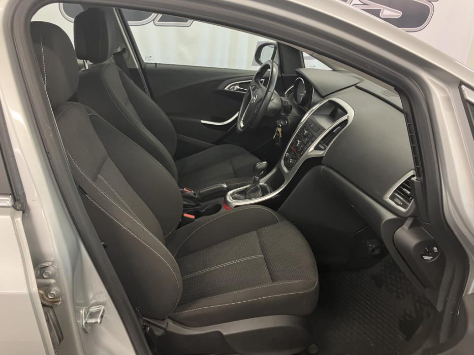 OPEL Astra 2013