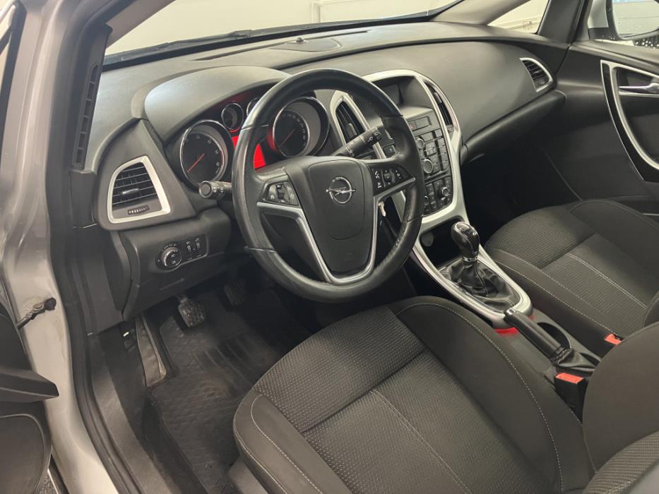 OPEL Astra 2013