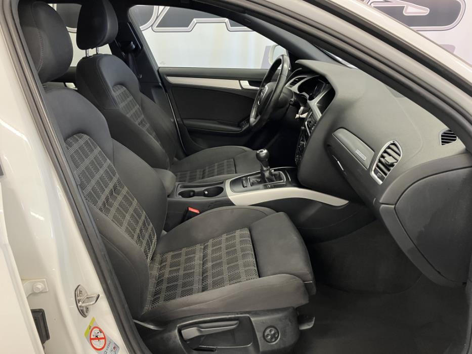 AUDI A4 2012