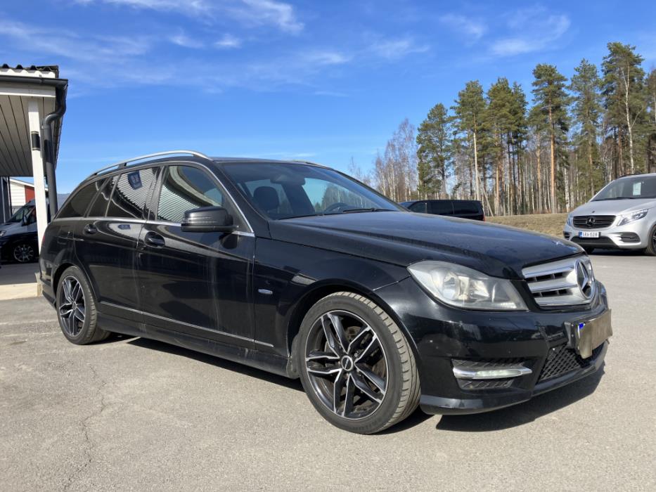 MERCEDES-BENZ C 2012