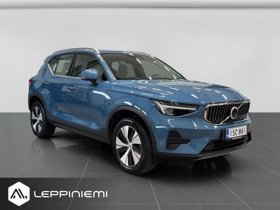 VOLVO XC40 2023