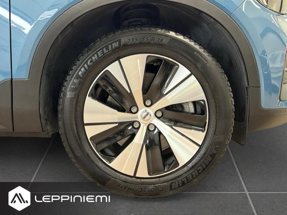 VOLVO XC40 2023