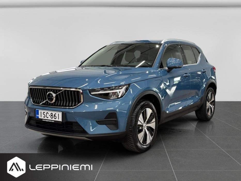 VOLVO XC40 2023