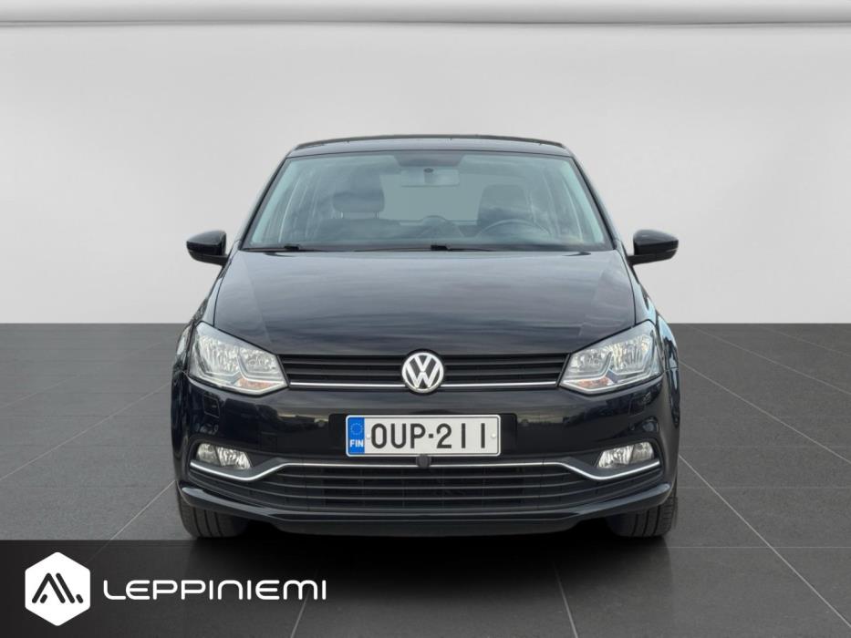 VOLKSWAGEN Polo 2015