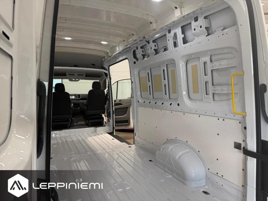 VOLKSWAGEN Crafter 2023