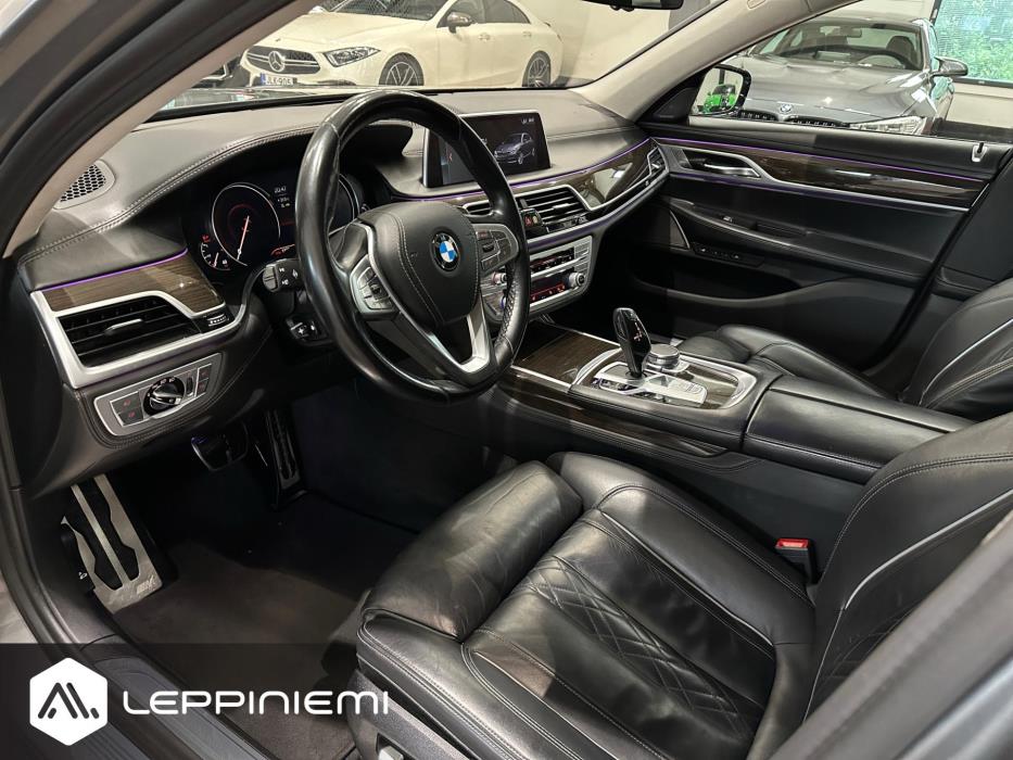 BMW 750 2019