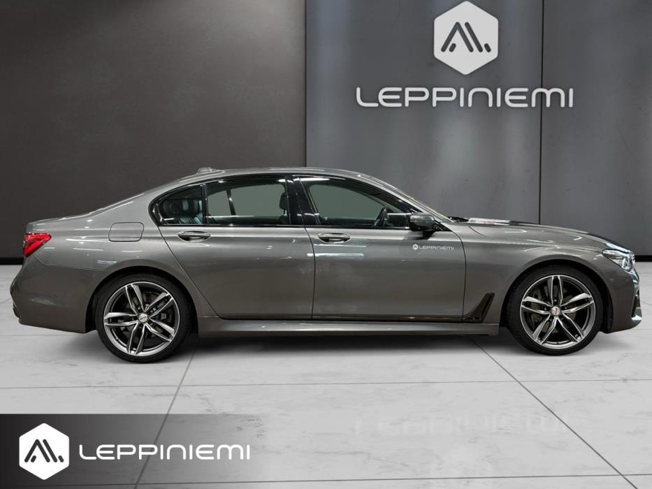 BMW 750 2019
