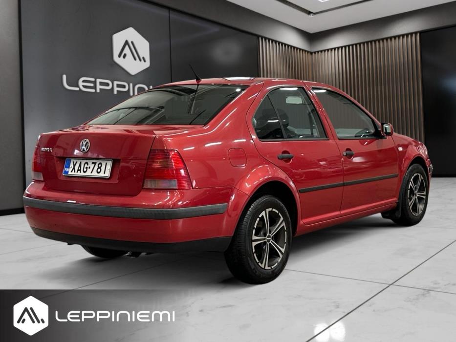 VOLKSWAGEN Bora 2004