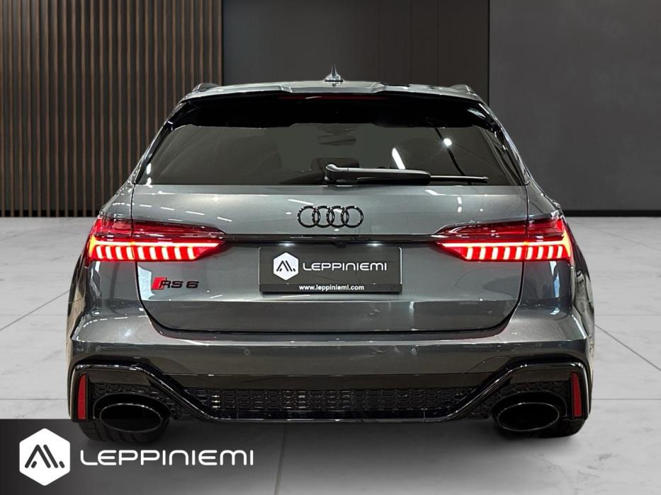 AUDI RS6 2020