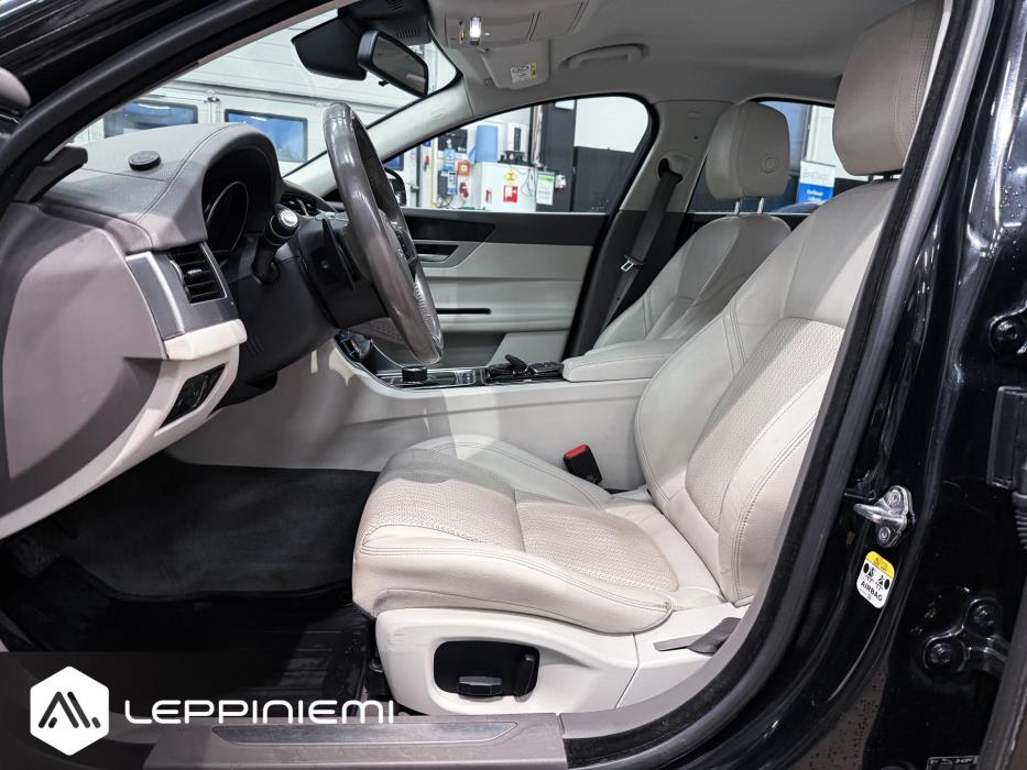 JAGUAR XF 2018
