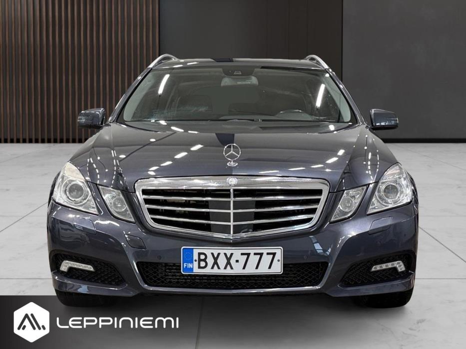 MERCEDES-BENZ E 2010