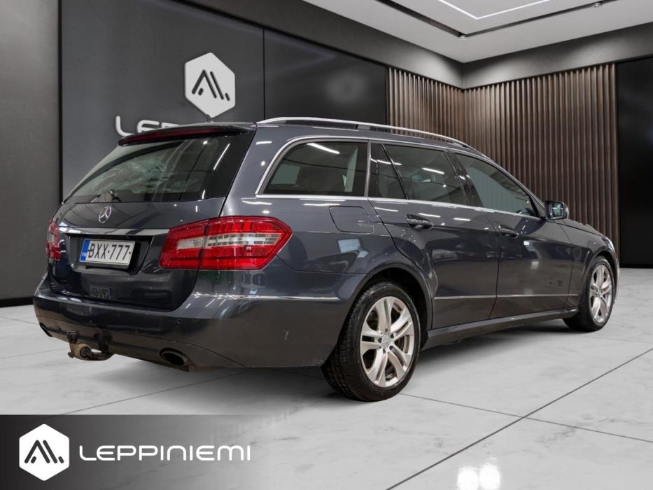 MERCEDES-BENZ E 2010