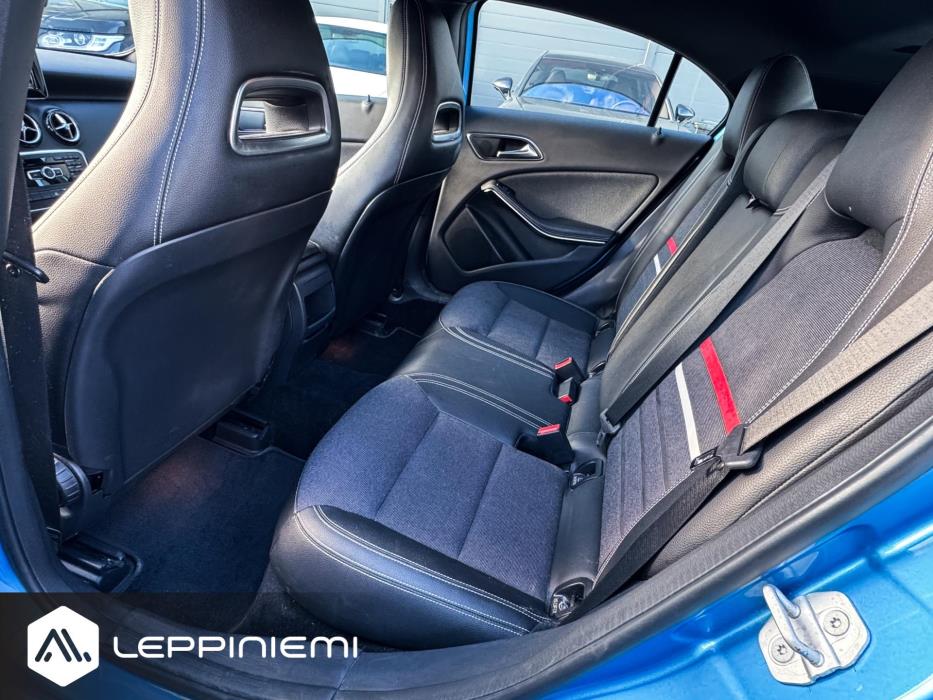 MERCEDES-BENZ A 2013