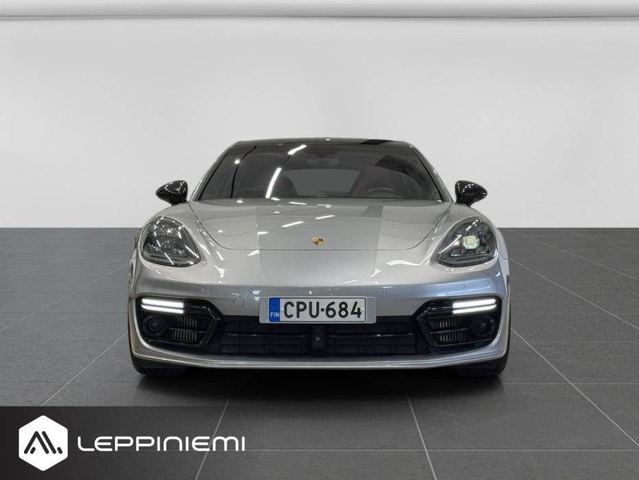 PORSCHE Panamera 2018