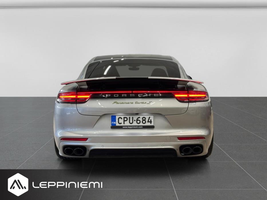 PORSCHE Panamera 2018