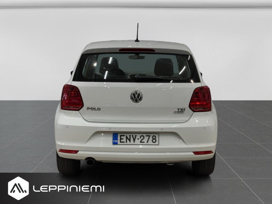 VOLKSWAGEN Polo 2016