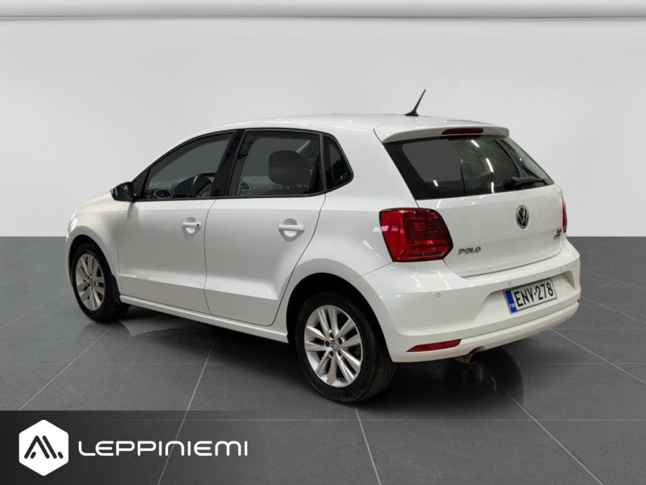 VOLKSWAGEN Polo 2016