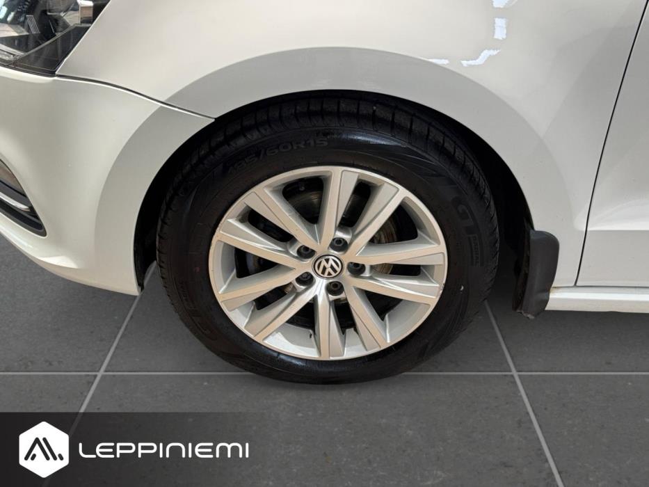 VOLKSWAGEN Polo 2016