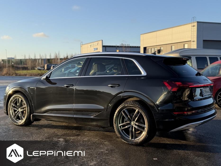 AUDI e-tron 2020