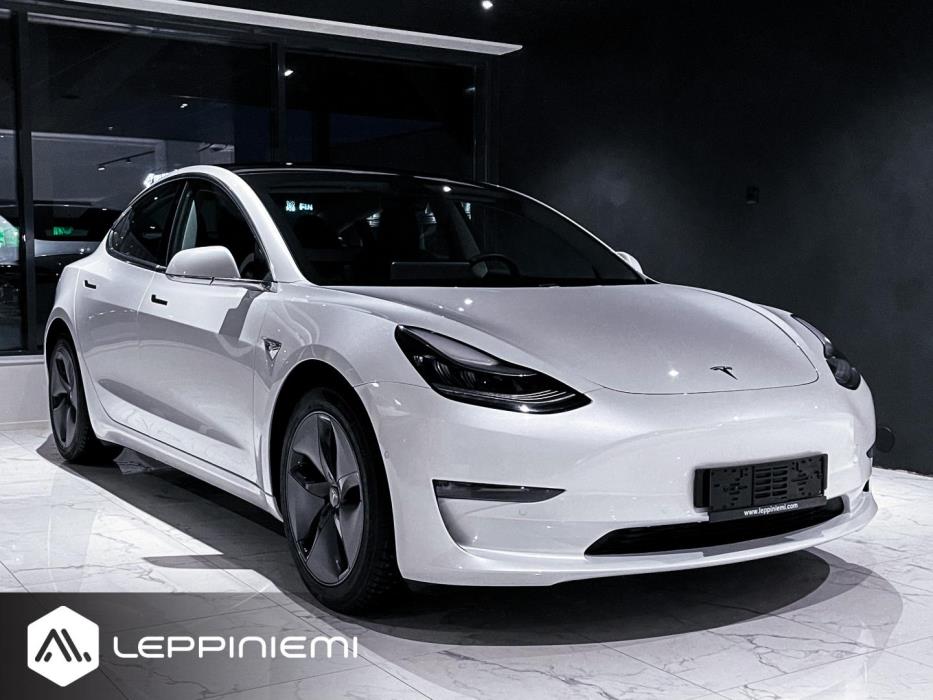TESLA Model 3 2020