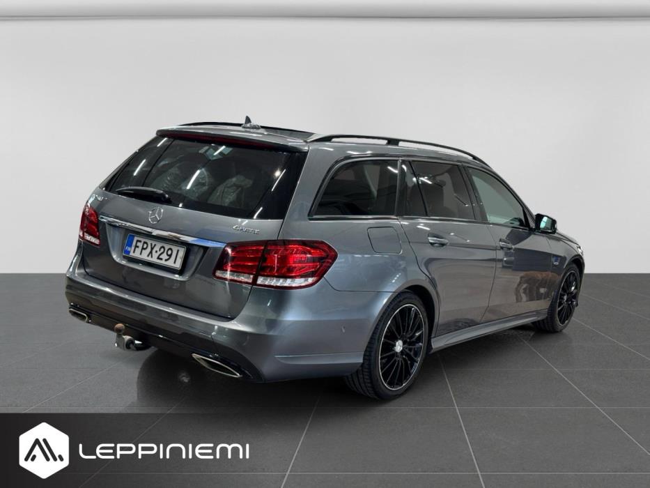 MERCEDES-BENZ E 2016