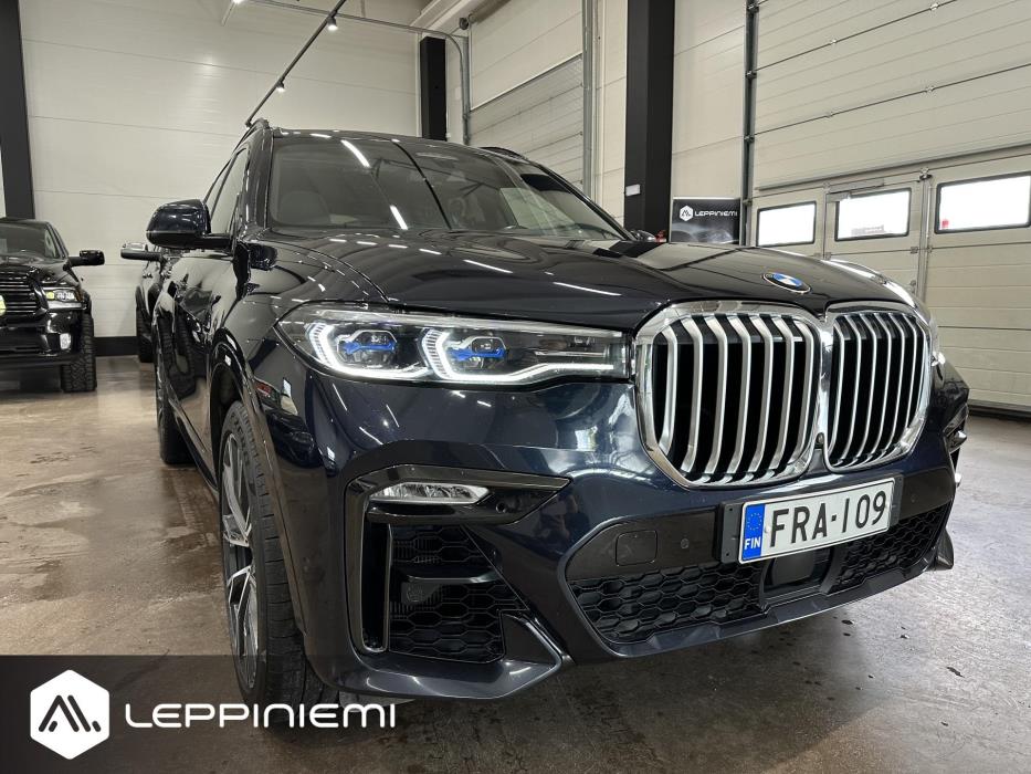 BMW X7 2021