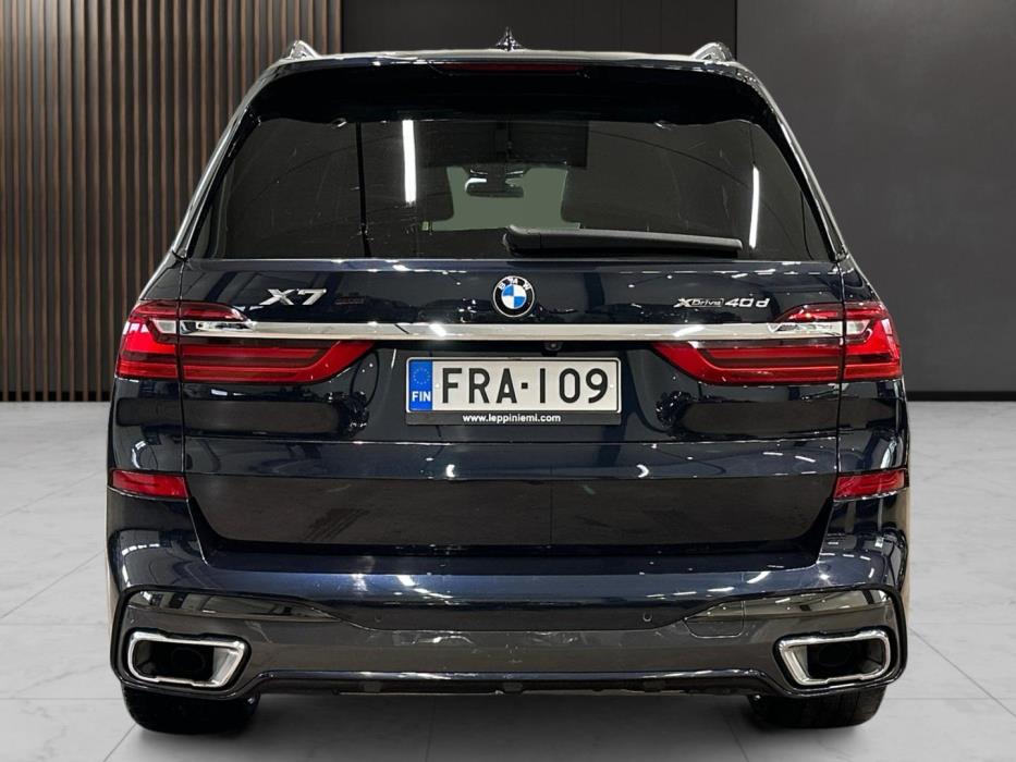 BMW X7 2021