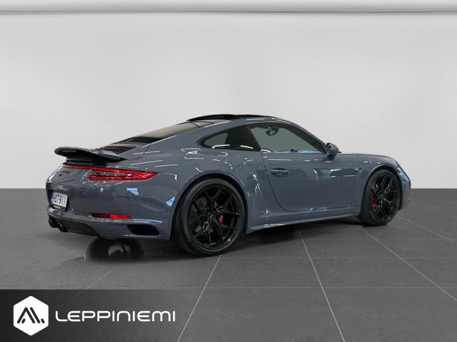 PORSCHE 911 2017