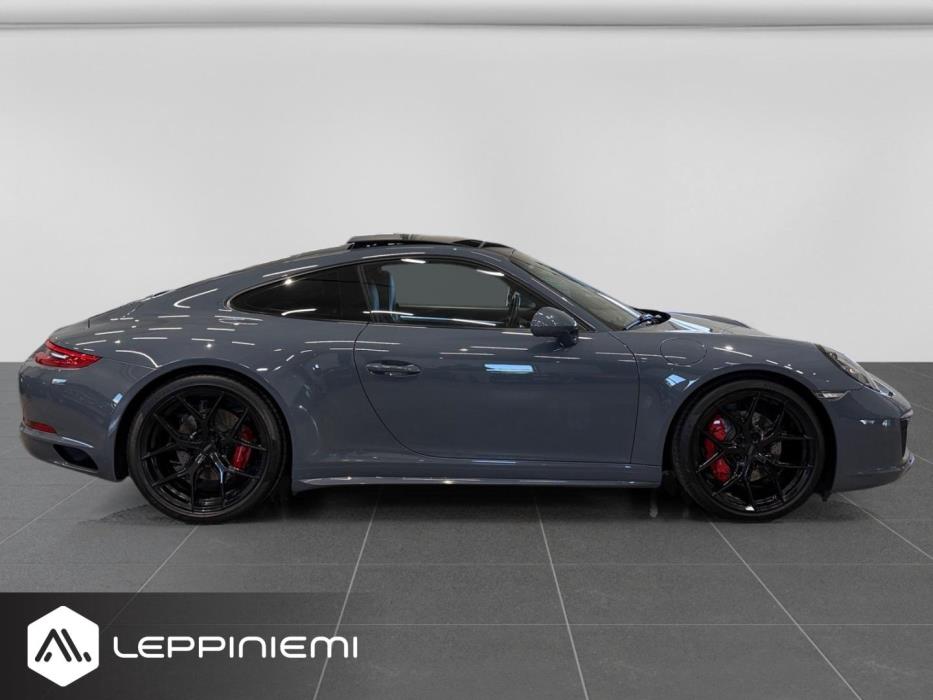 PORSCHE 911 2017