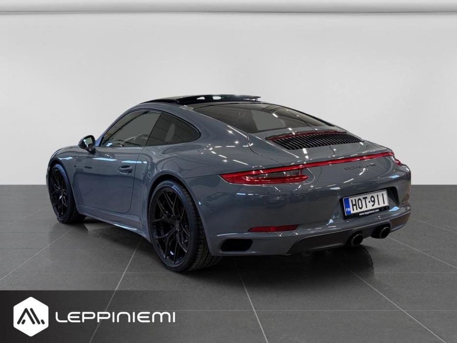 PORSCHE 911 2017