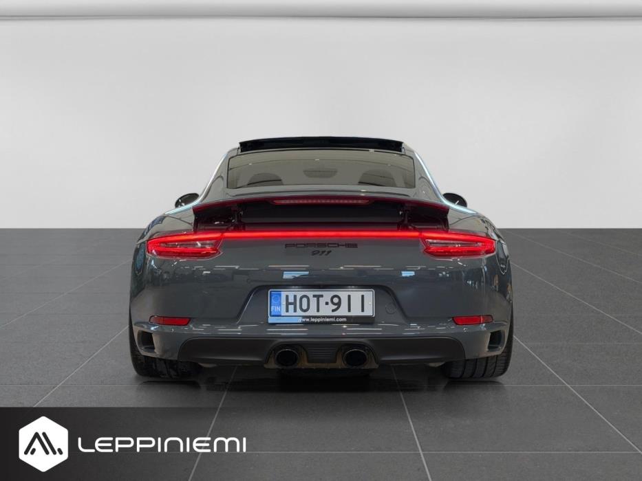 PORSCHE 911 2017