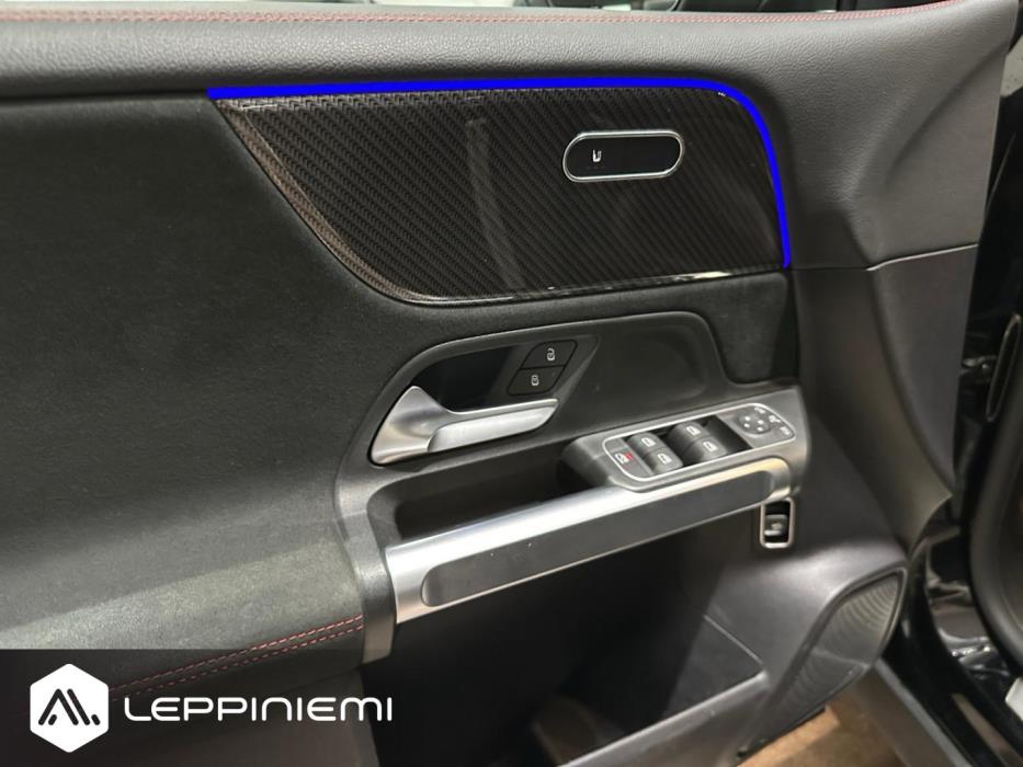 MERCEDES-BENZ GLB 2021