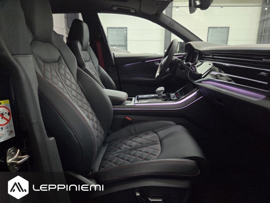 AUDI Q8 2025